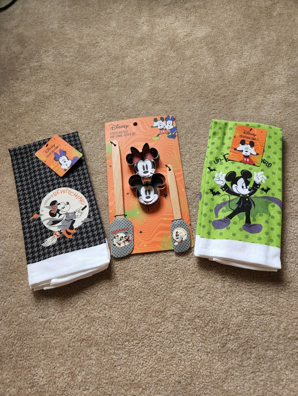 Halloween Mickey And Minnie Dish Towels Spatulas Set NWT